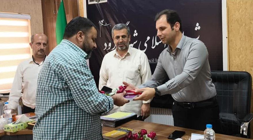 تجلیل از کارکنان واحد صنفی شهرداری لنگرود 